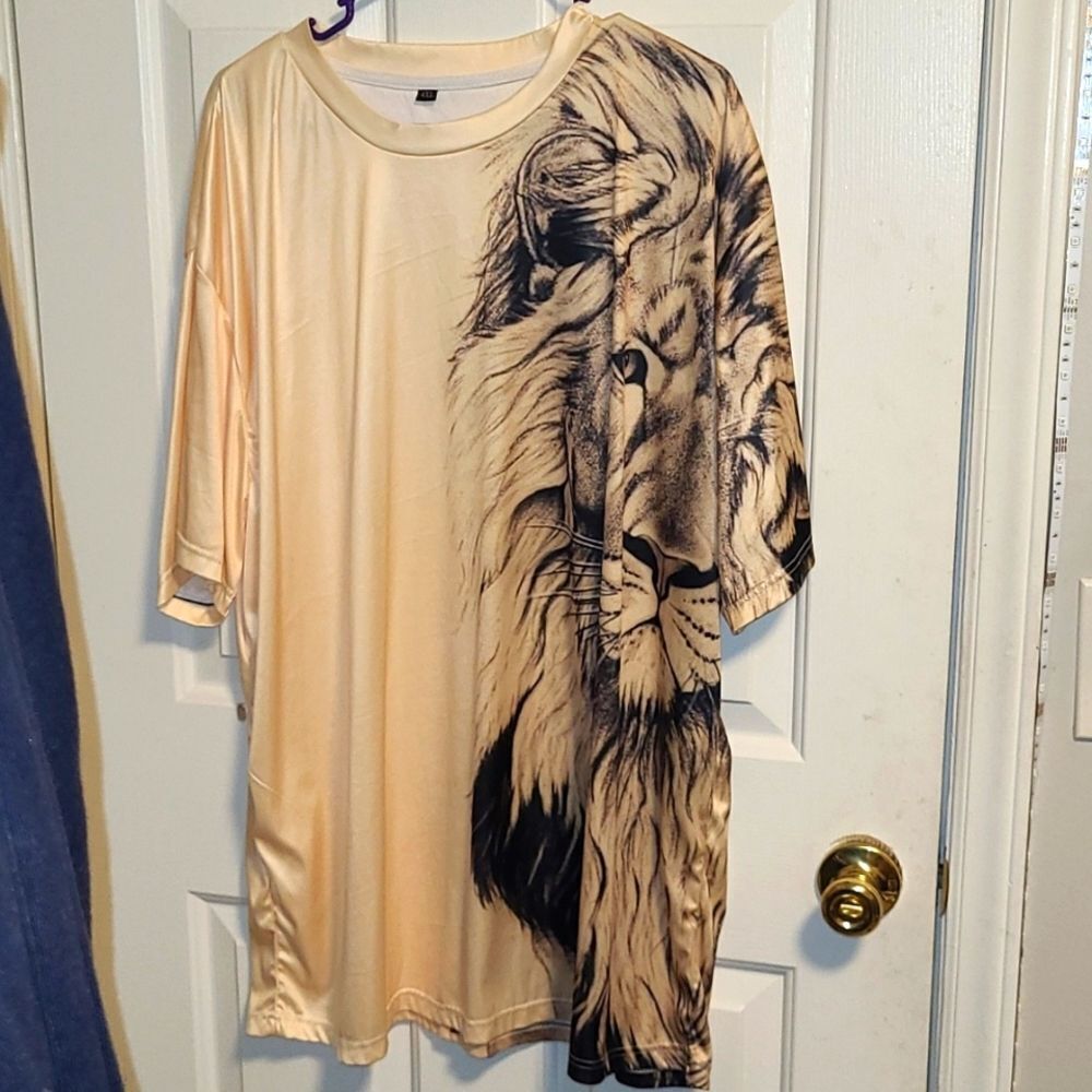 Men's Short Sleeve Cream Lion Graphic Tee